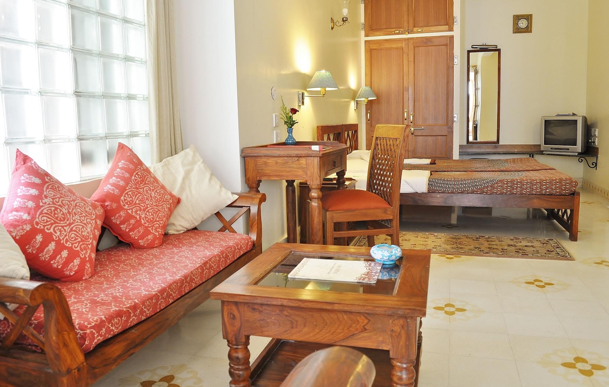 Om Niwas Suite Hotel Jaipur Bagian luar foto